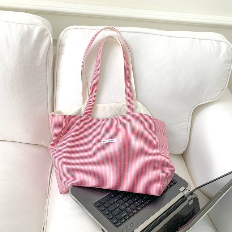 149.9USD--Charming, Fashionable and Soft Shoulder Bag