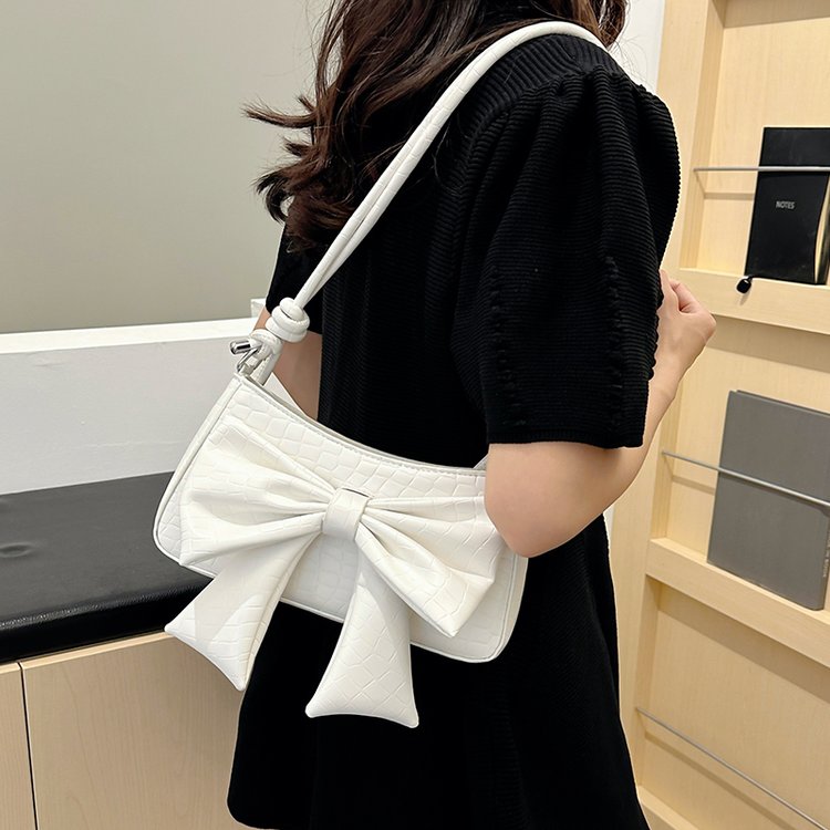 99.9USD -Brown Fashion: A Handbag That Interprets Fashion and Practicality（复制）
