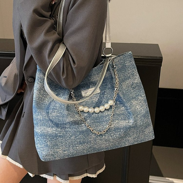 169.9USD--Charming, Fashionable and Soft Shoulder Bag