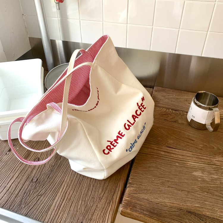 149.9USD--Charming, Fashionable and Soft Shoulder Bag