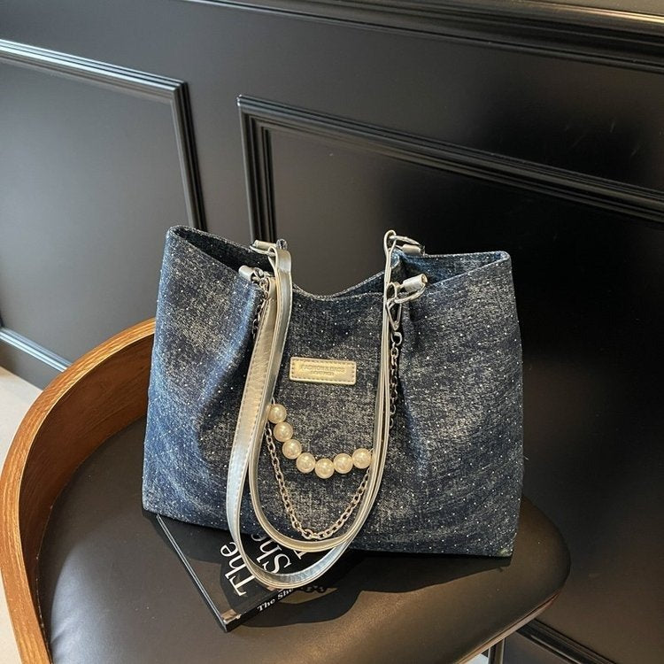 169.9USD--Charming, Fashionable and Soft Shoulder Bag