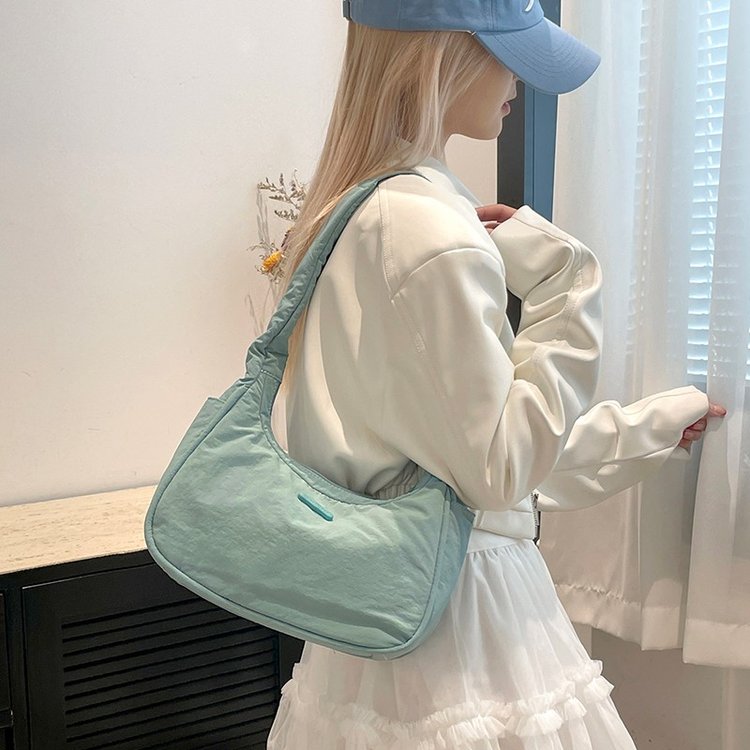 109.9USD -Brown Fashion: A Handbag That Interprets Fashion and Practicality（改价格链接）